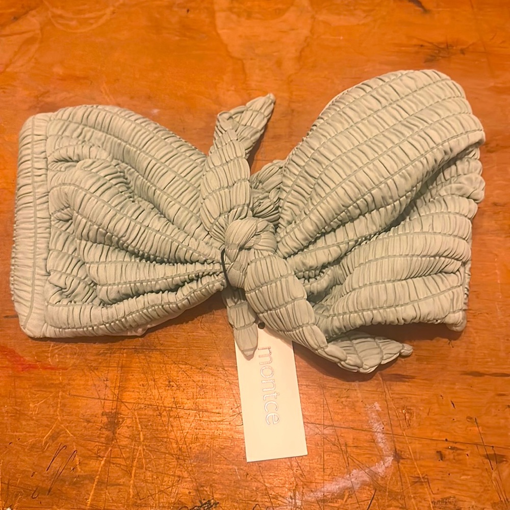 Montce bikini top in pistachio XL